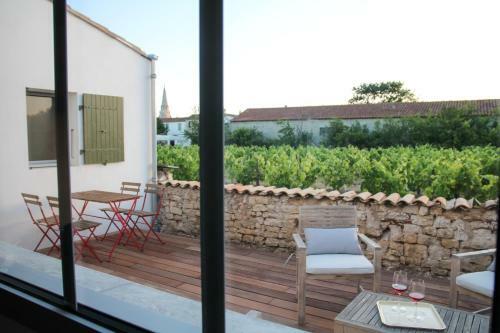Villa Neuve Avec Piscine, Sainte Marie De R�
