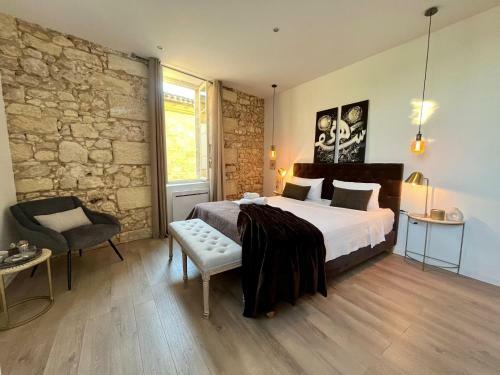 Hostal La Maison Du Clocher