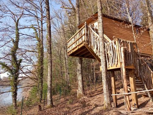Agroturismo Cabanes Dans Les Arbres Du Lac