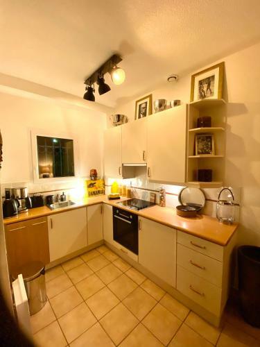 Behagliches Reihenendhaus Mit Sch�ner Terrasse