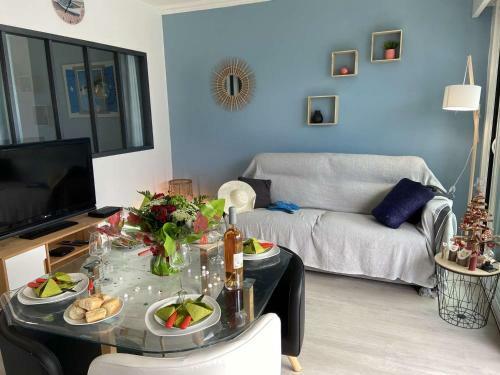 Apartamento Studio Saint-rapha�l, 1 Bedroom, 4 Persons - Fr-1-226a-128