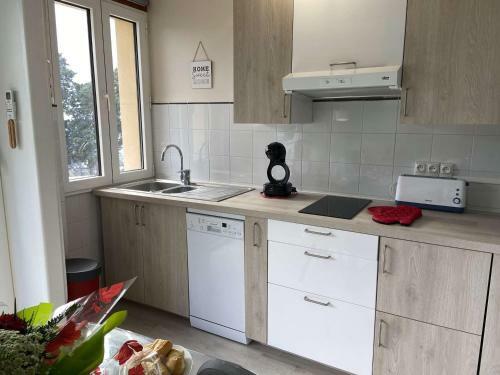 Apartamento Studio Saint-rapha�l, 1 Bedroom, 4 Persons - Fr-1-226a-128