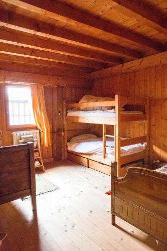 Chalet Familial Authentique Avec Jardin/chemin�e