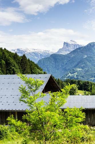 Chalet Familial Authentique Avec Jardin/chemin�e