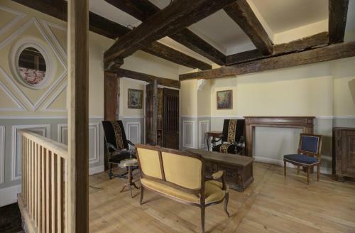 Maison Senechal, Instant Medieval