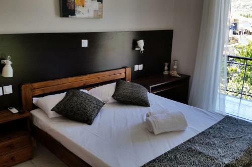 Hotel Nefeli Studios Nydri Main Road