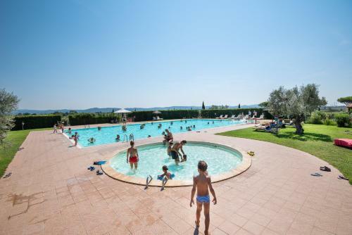 Aparthotel Le Corti Di Montepitti