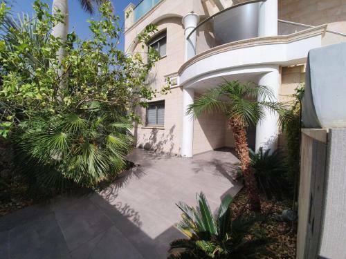 Villa Lotus