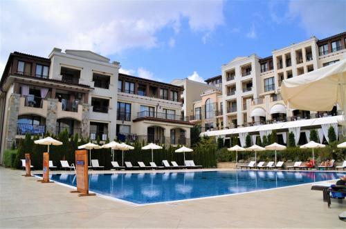 Private Apartment In Green Life Beach Resort