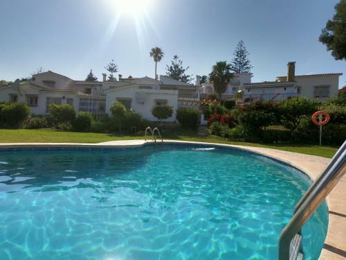 Las Flores Apartments Piscina Abierta!!