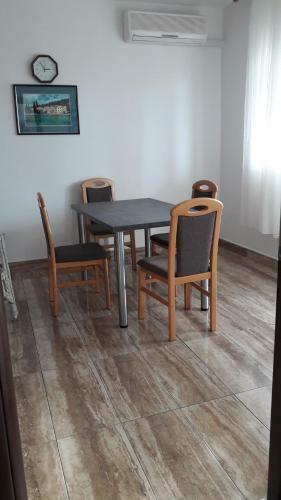 Apartmani S Dvije Sobe 4 Osobe