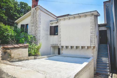 Apartment And Room Tacy