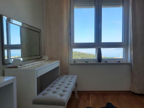 Apartment Anny On Two Floors With Sea View