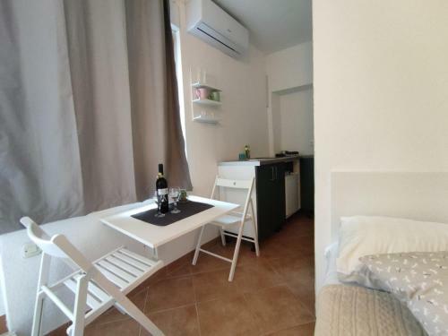 Hostal Private Bedroom With Bathroom