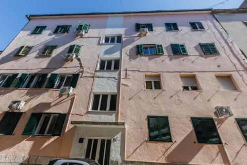 Apartments Kalpi?