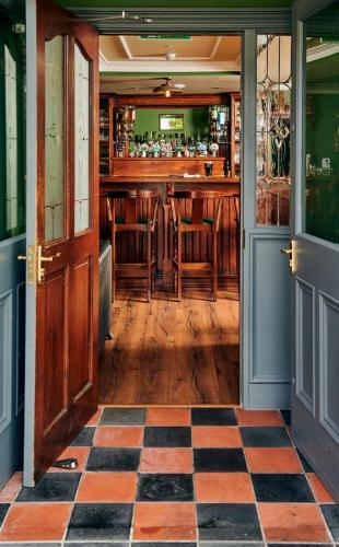 Hylands Burren Hotel