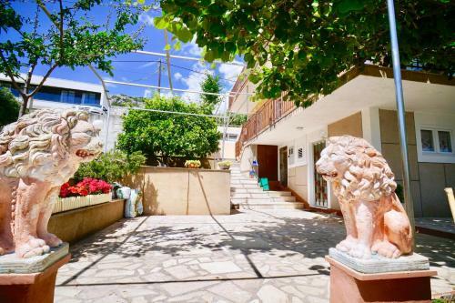 Apartamentos Villa Lion