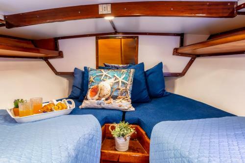 Marta Boat B&B
