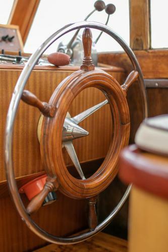 Marta Boat B&B