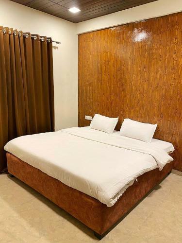 Hotel Felicity Stays-bluebell Corner