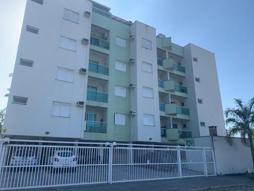 Apartamento Apto 2 Qts C Garagem E Piscina No Centro