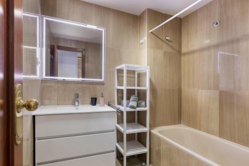 Pool Apartment Near Beach 5