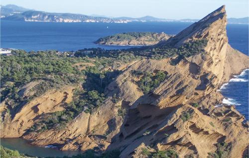 Two-bedroom Holiday Home In La Ciotat