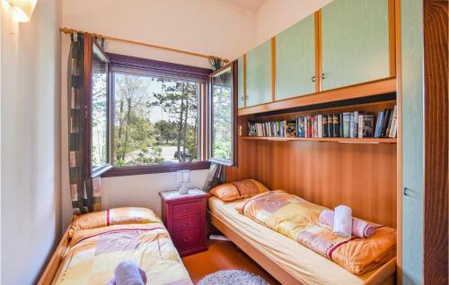 Awesome Home In Isola Albarella With 2 Bedrooms