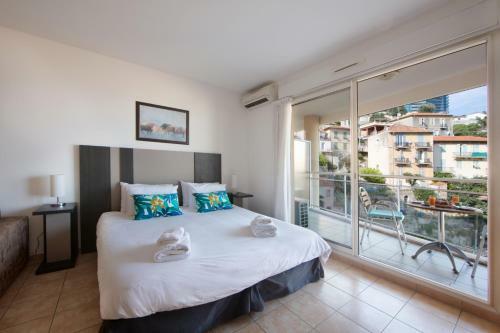 Apartamento Monaco, Sea View, Bright Studio