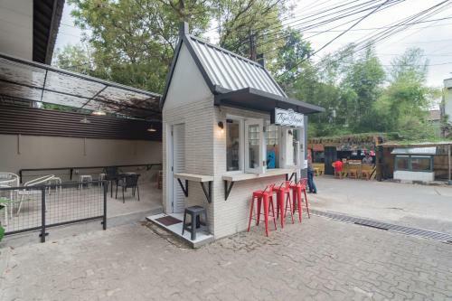 Bed & Breakfast Reddoorz At Home 33 Bandung