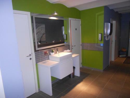 B&B Fruithof Tack