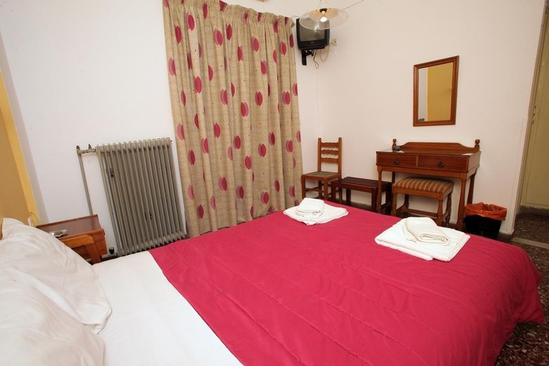 Evans Hotel