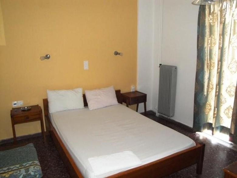 Evans Hotel