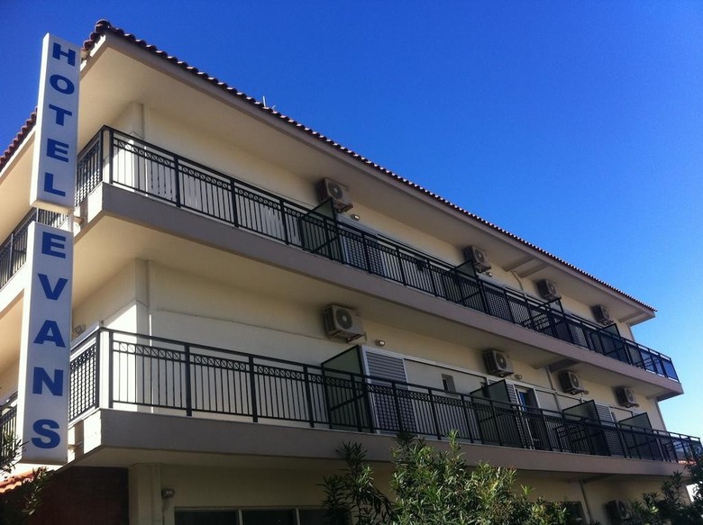 Evans Hotel