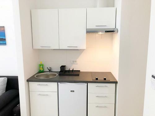 4 Center Apartments