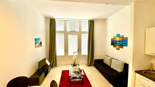 4 Center Apartments