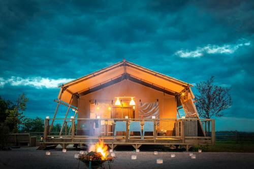 Lodge Holidays - Heart Of Nature