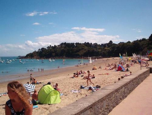 Bulle De Bonheur A 500 M Pas De La Plage