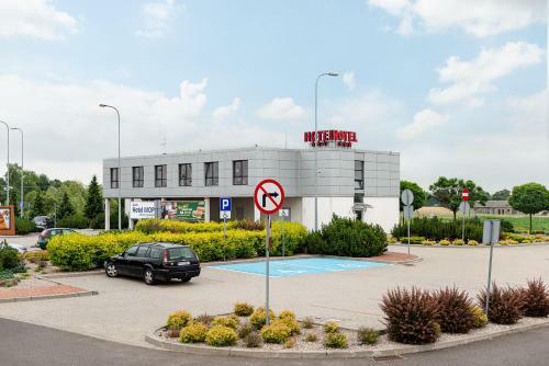Hotel Lotos Mop Police