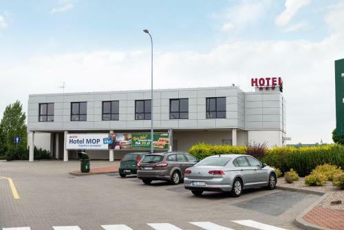 Hotel Lotos Mop Police