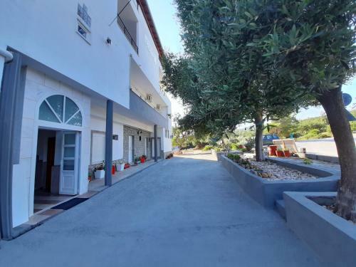 Paraga Rooms Pefkari