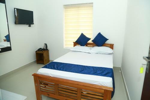 Hotel Annlin Surprise Kochi Airport