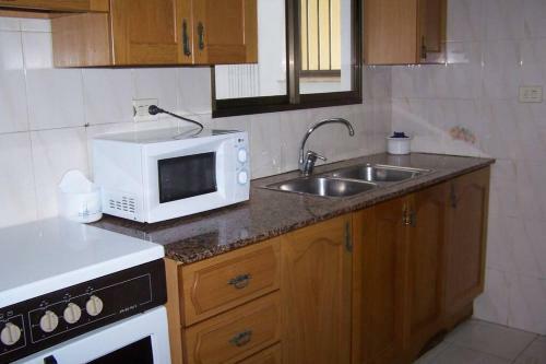 Apartamento En 1� L�nea Con Piscina. Edificio Albatros II