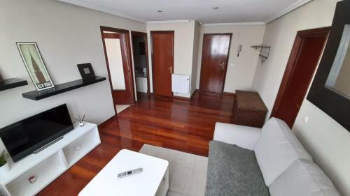 Apartamento Piso En Castrillon A 1.5km De La Playa De Salinas
