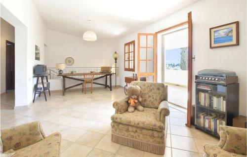 Beautiful Home In Sarroch With 4 Bedrooms