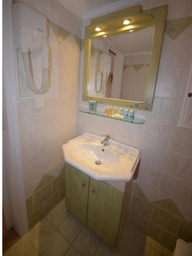 Konstantza Studios And Apartments