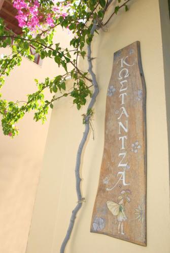 Konstantza Studios And Apartments