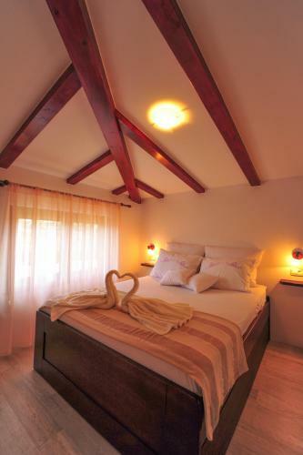Apartamento Alba ****apartment With Heated Swimming Pool