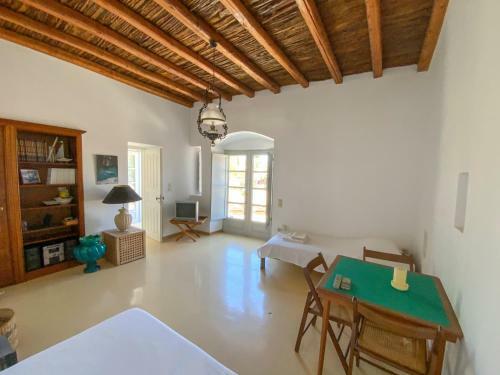 Classy Villa With Wonderful View And Swimming Pool