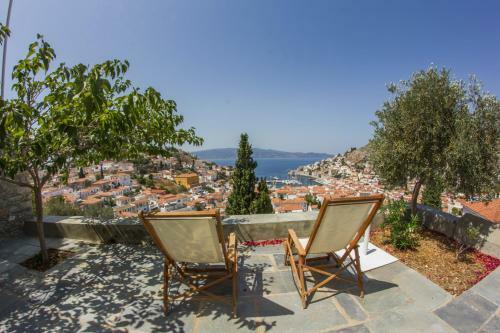 Classy Villa With Wonderful View And Swimming Pool
